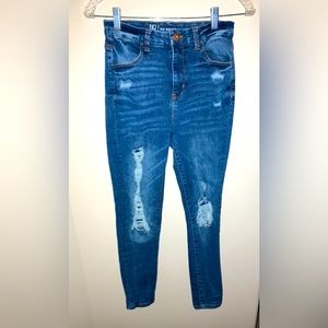 No Boundaries Jeans High Rise Patched Rips - Size 7 (Jr)